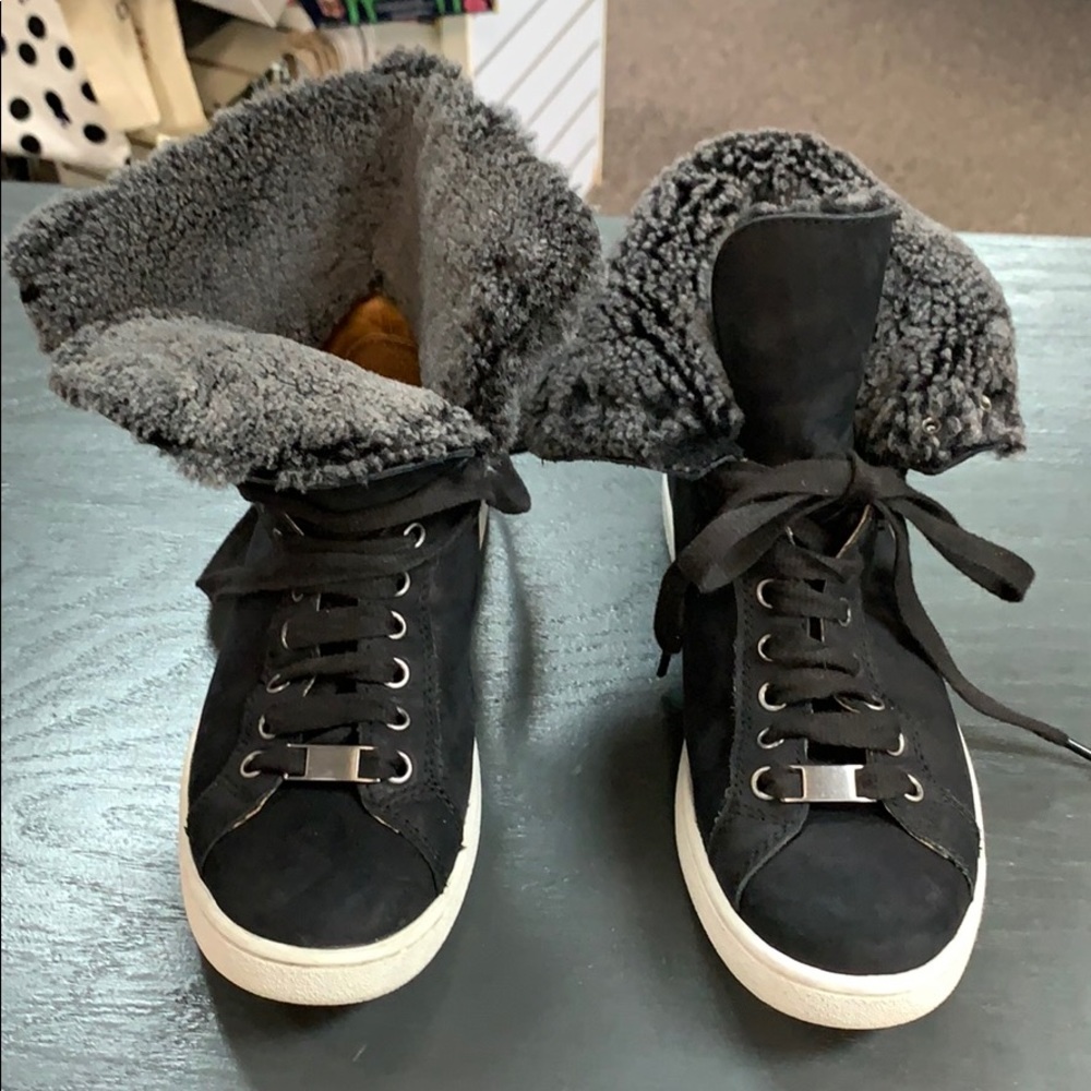 Ugg black starlyn leather sneaker